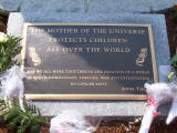 The plaque  [photo: Herwig Wandschneider]