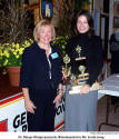 Dr. Marga Weigel presents Wanderpokal to Ms. Linda Jung  [photo: Herwig Wandschneider]
