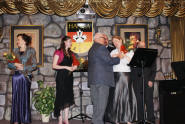 Final curtain of the ensemble with thanks by